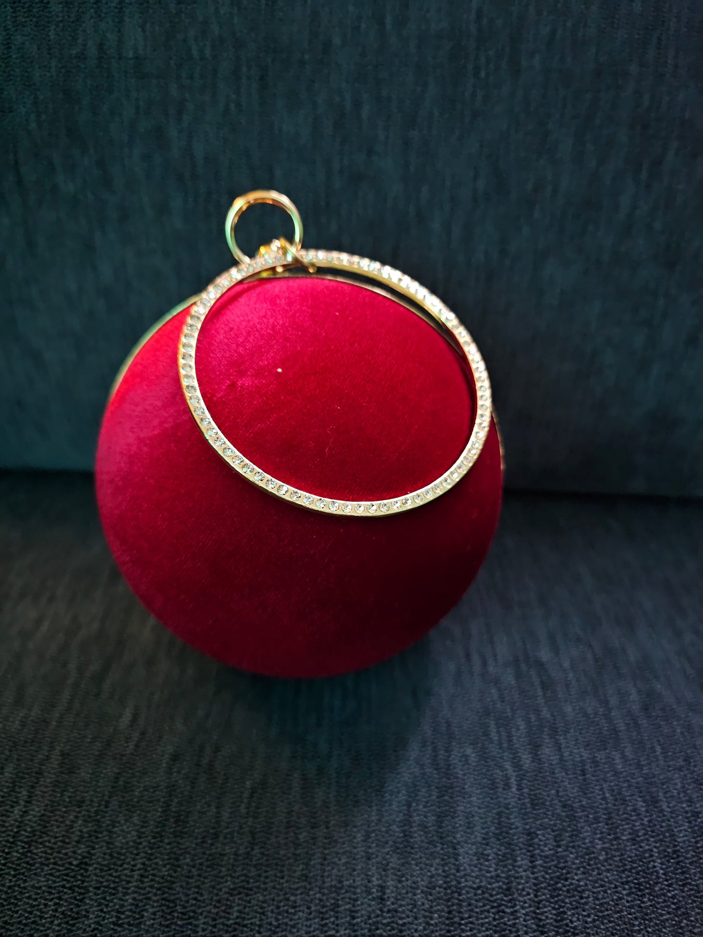 Luxurious Ruby Spherical Clutch Purse