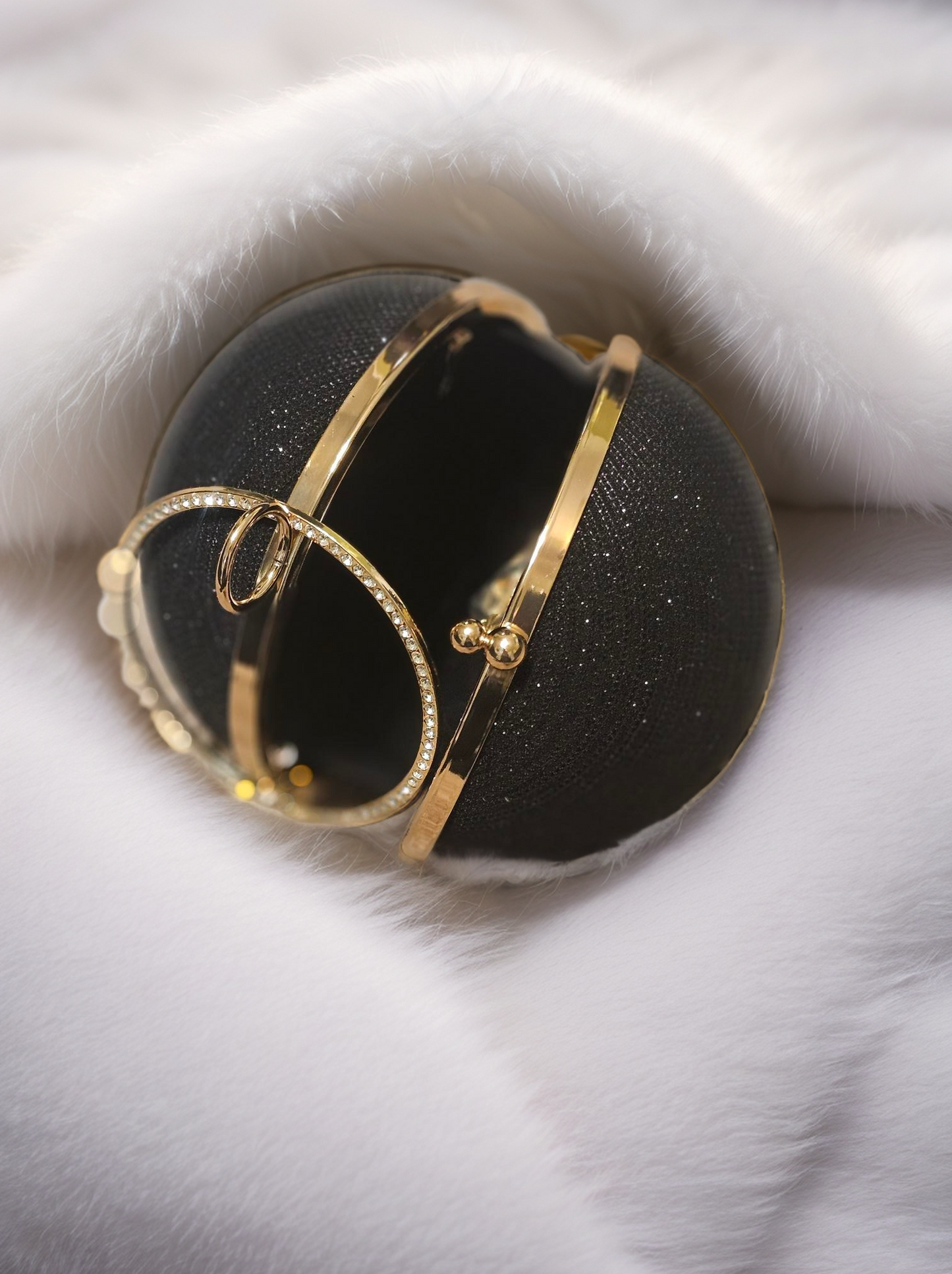 Glamorous Onyx Spherical Clutch Purse