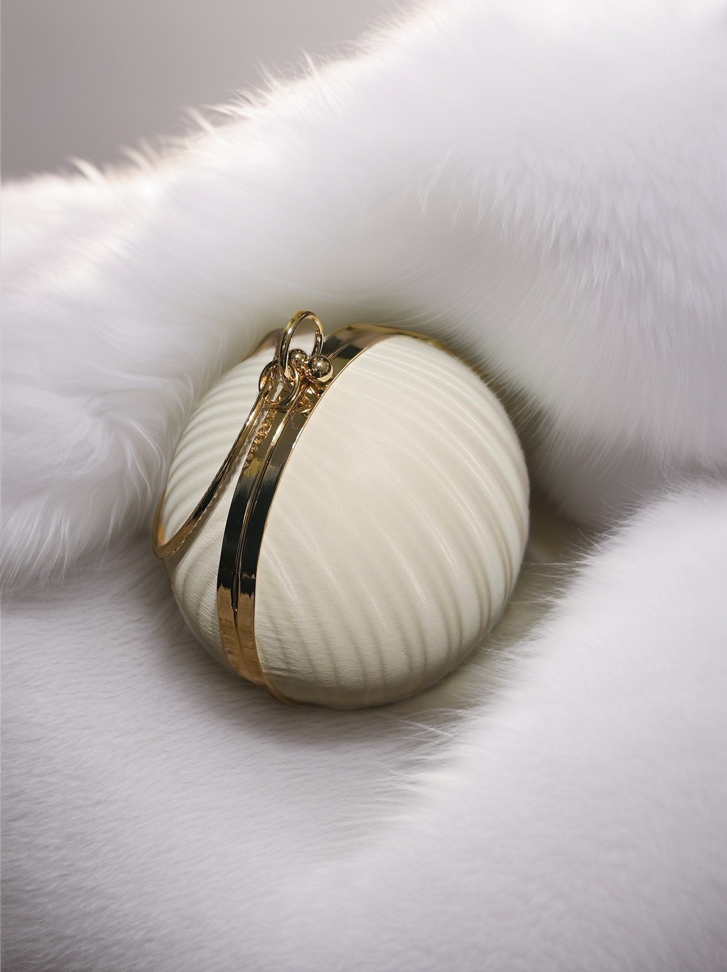 Elegant Ivory Spherical Clutch - FashionNthingZ